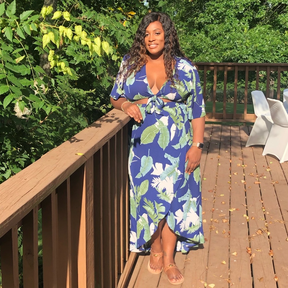 Plus Knot Front Cutout Midriff Tropical Dress
